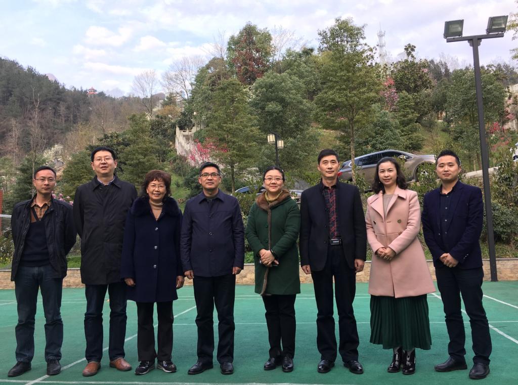 在城口党校合影